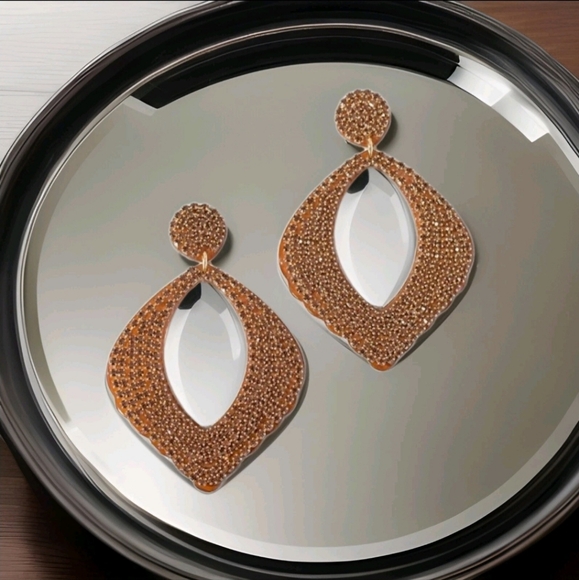 NWT Chicos Shimmery Moroccan Gold Drop Hoop Earrings - Picture 7 of 10